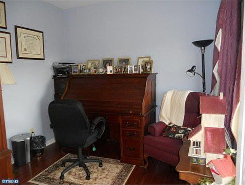 3rd image of 4002 Katie Ln