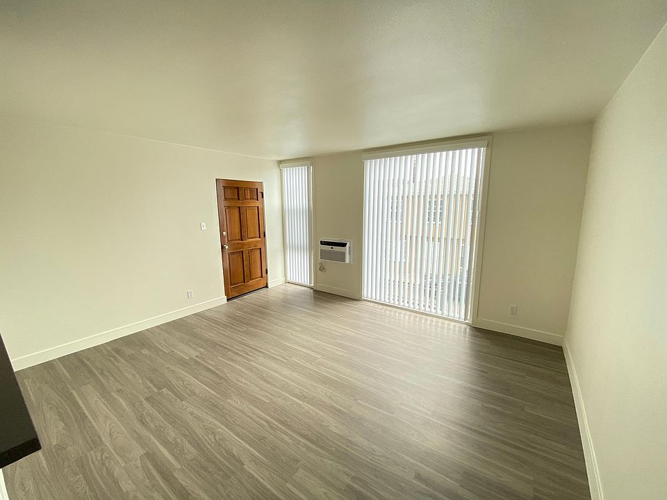 1st image of 119 Bennett Ave APT 3