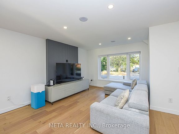 3rd image of 28 Connorvale Ave