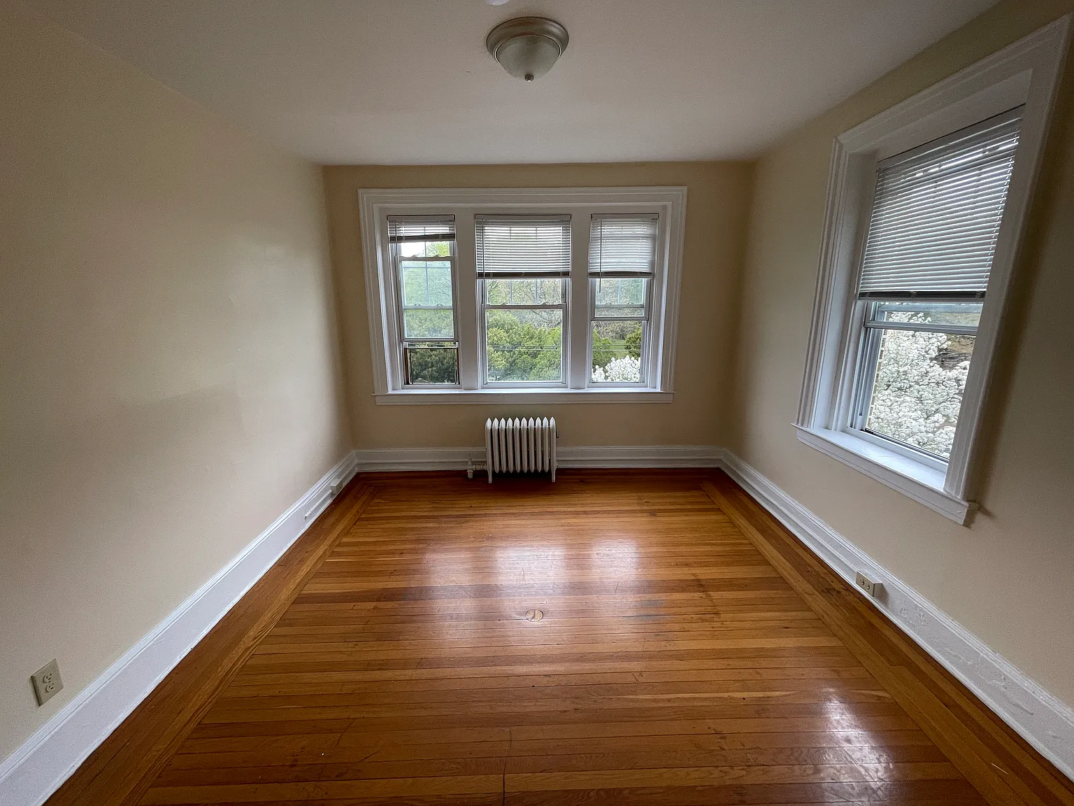 3 bed, $1,875 — Photo 2