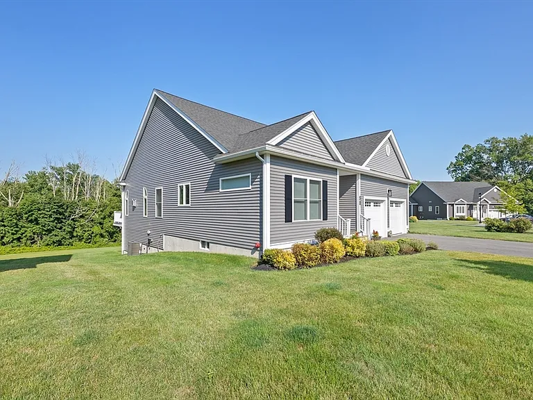 98 Front 9 Dr #98 — Photo 2