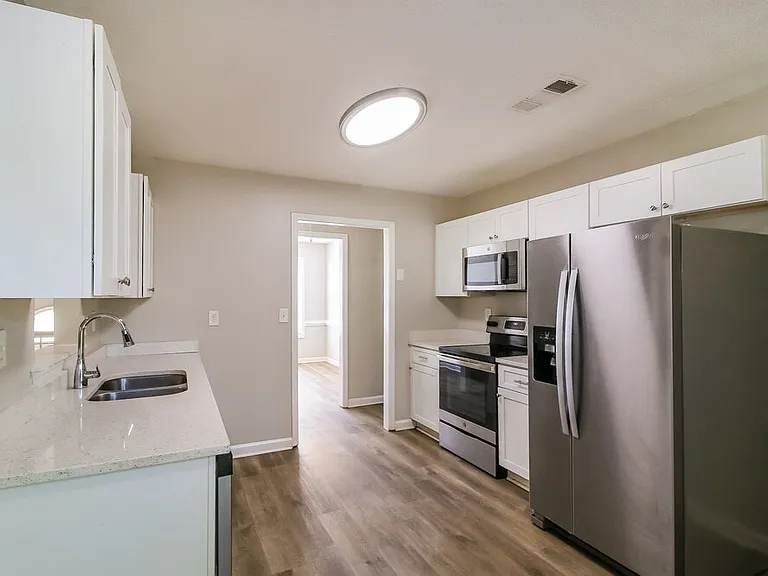 915 Castlerock Way — Photo 9