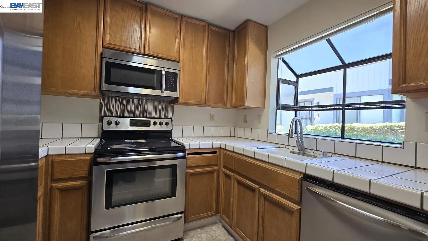 2 bed, 1166 sqft, $2,950 — Photo 2