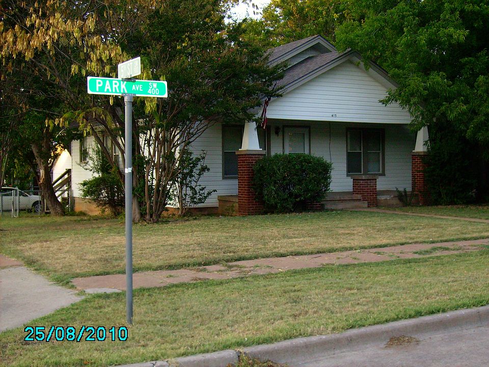 Corner view of home on Park Ave
