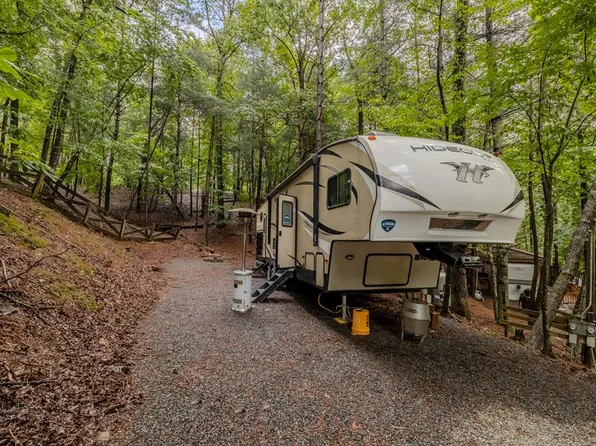 341 25th St, Ellijay, GA 30540