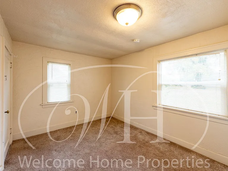 322 SW 1st St — Photo 8