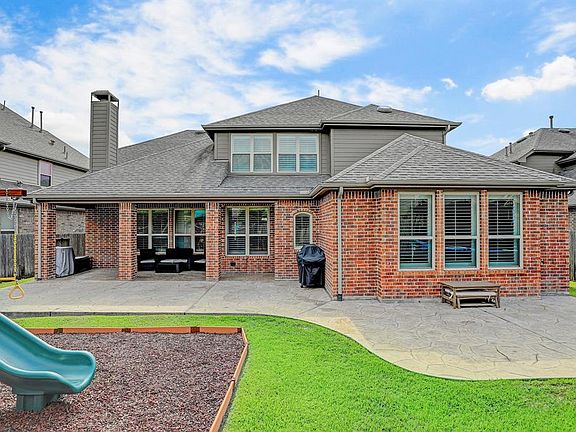 2nd image of 902 Ember Hills Ln