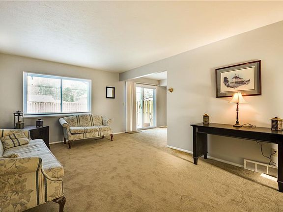 3rd image of 9292 Fernwood Dr
