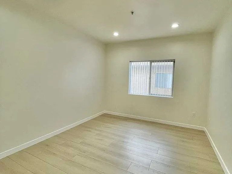 Fruitland Dr — Photo 25