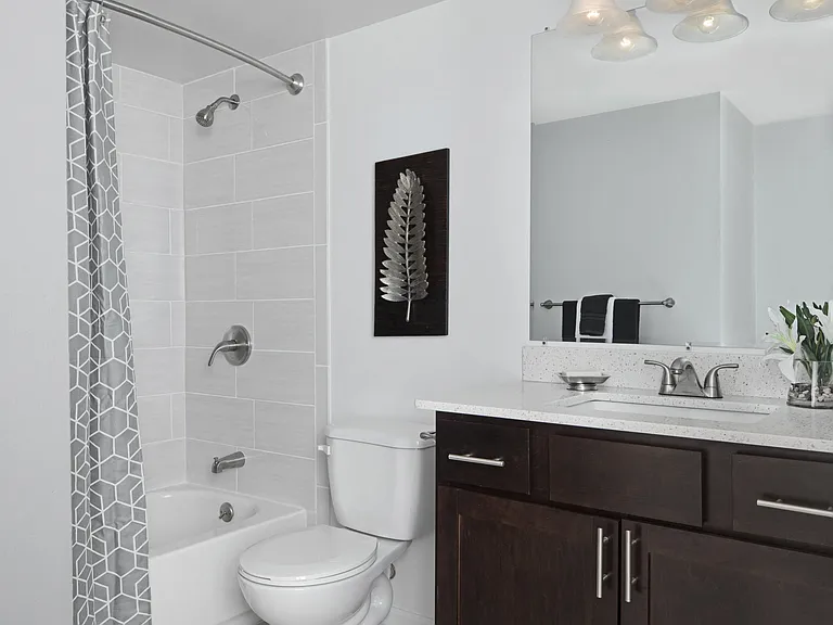 River Oaks Apartments of Rochester Hills — Photo 40