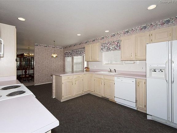 Kitchen & Breakfast Nook