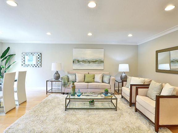 3rd image of 925 New Haven Ct