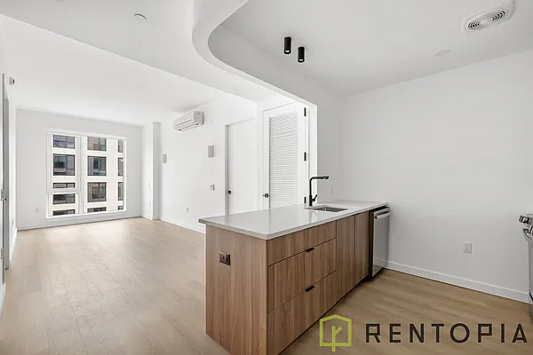 1051 Pacific Street #4C