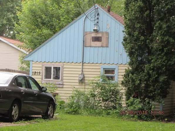 1215 W Summer St, Appleton, WI 54914
