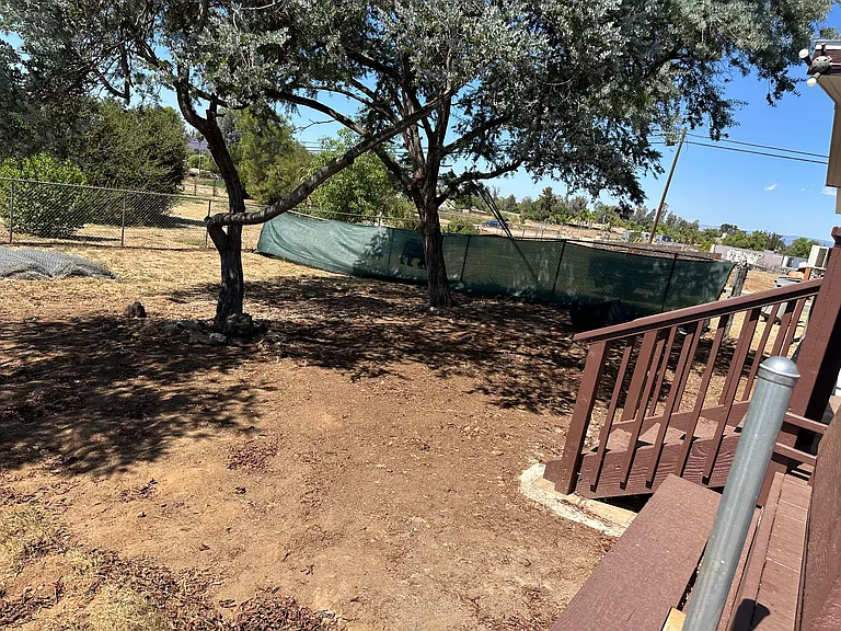 Hanson Ln — Photo 16