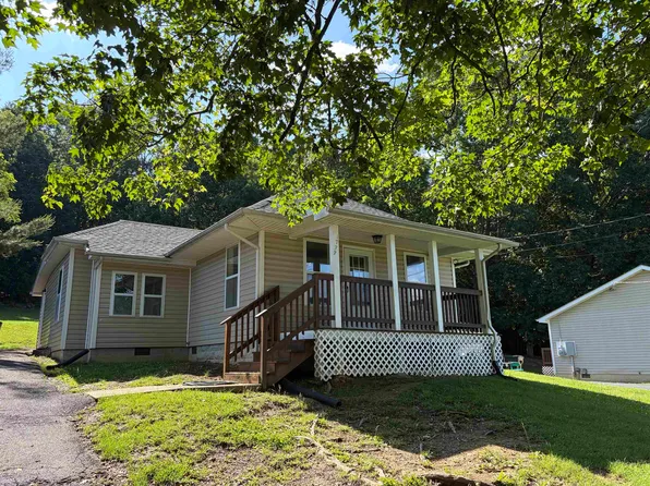 1733 Springhill Rd, Staunton, VA 24401