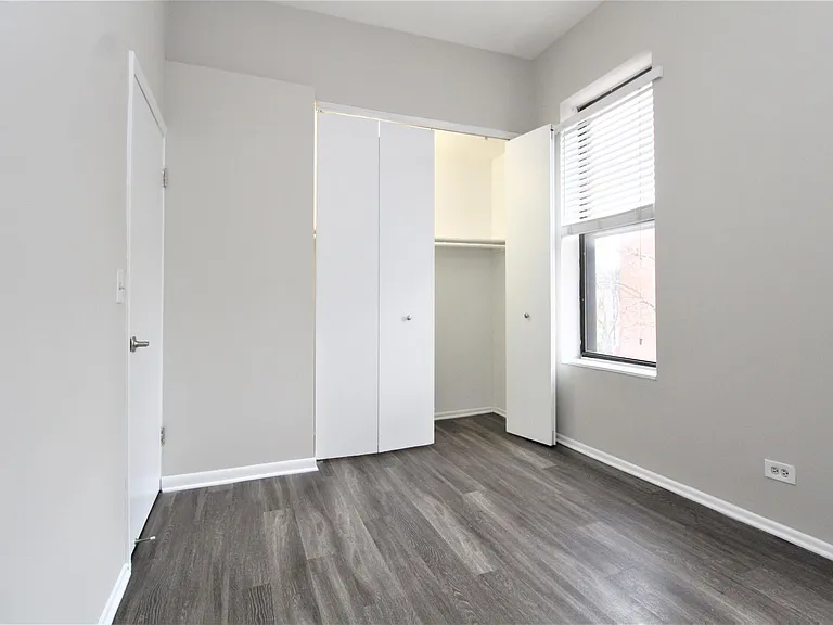 807 W Willow St #2D — Photo 10