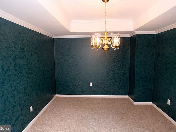 5th image of 232 East Ct #232