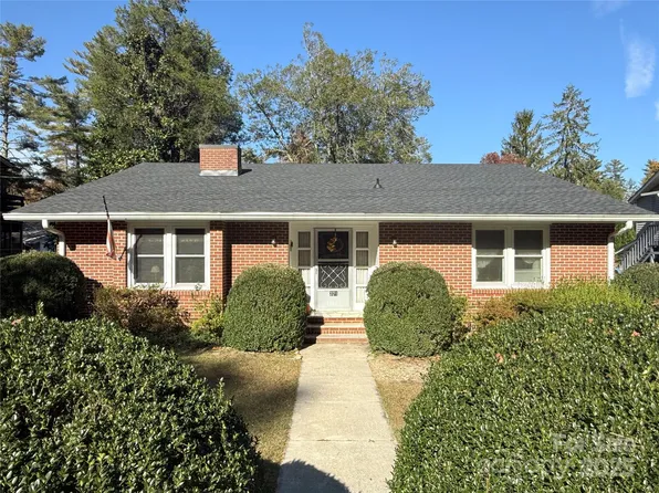 371 Kinross Dr, Flat Rock, NC 28731