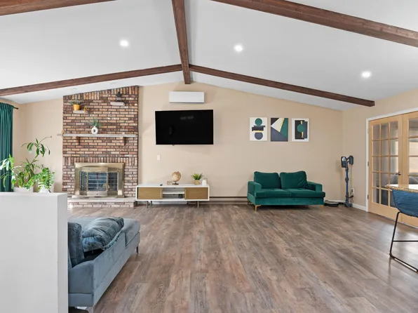 79 Foothill Rd, Albrightsville, PA 18210