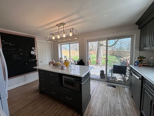299 Wellington St — Photo 6