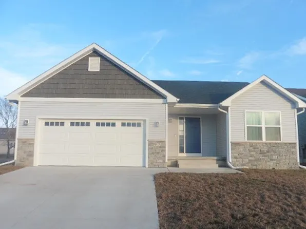 815 N 11th Avenue Cir, Winterset, IA 50273