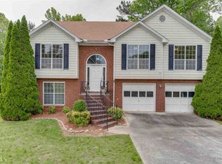 5750 Sugar Crossing Dr, Sugar Hill, GA 30518