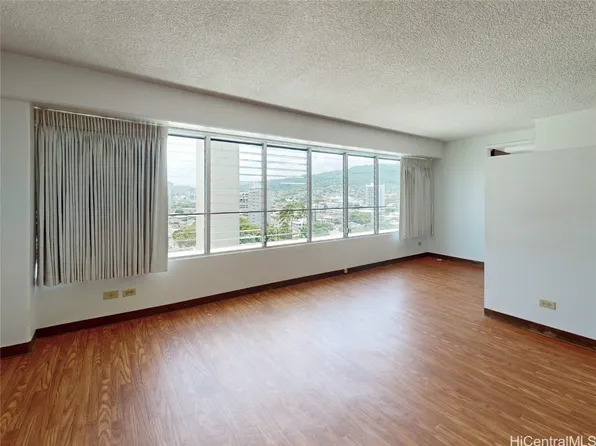 2525 Date St APT 1105, Honolulu, HI 96826