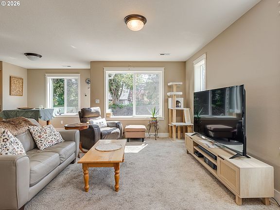 5th image of 697 SE Millright Ct