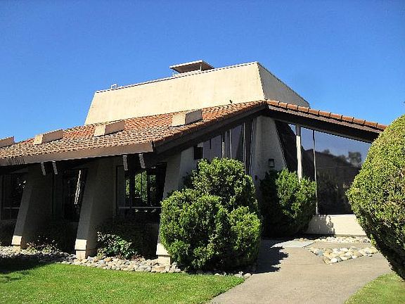 2nd image of 143 La Mancha Dr