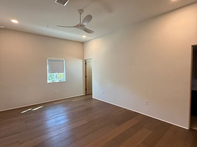 301 W Comstock Ave #3 — Photo 12