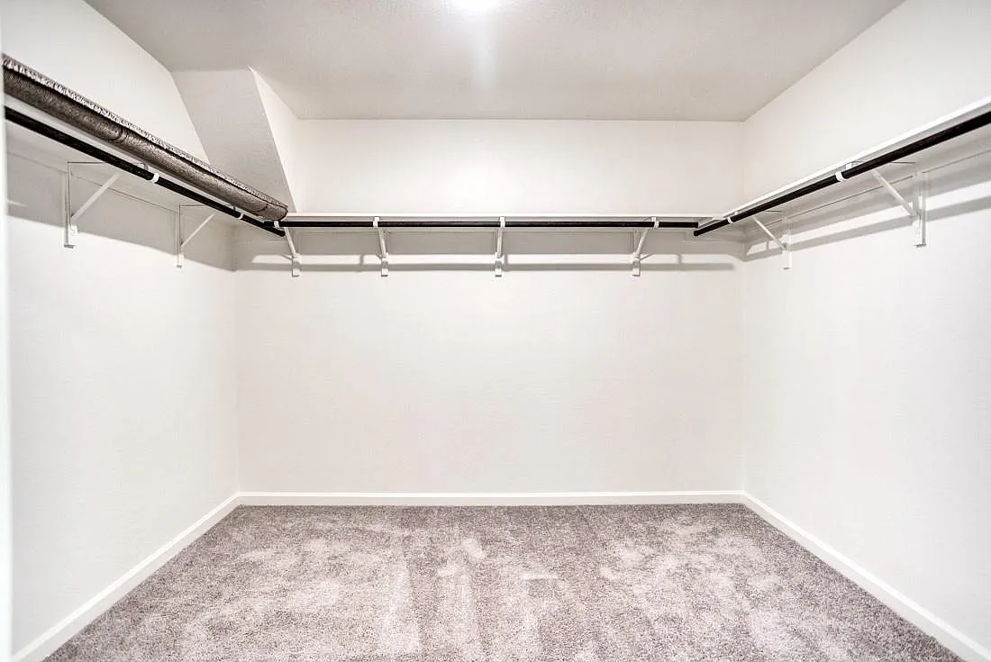 5 bed, 2854 sqft, $2,670 — Photo 4