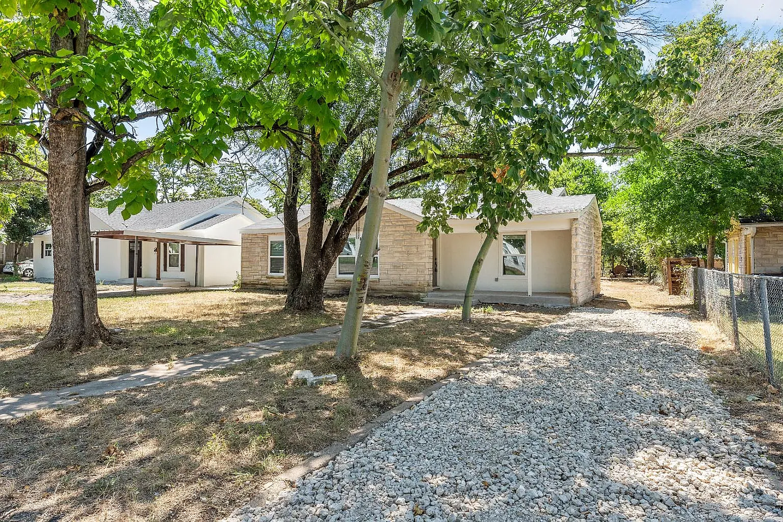 3 bed, 1600 sqft, $1,725 — Photo 2