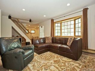 1 Pell Ter, Garden City, NY 11530