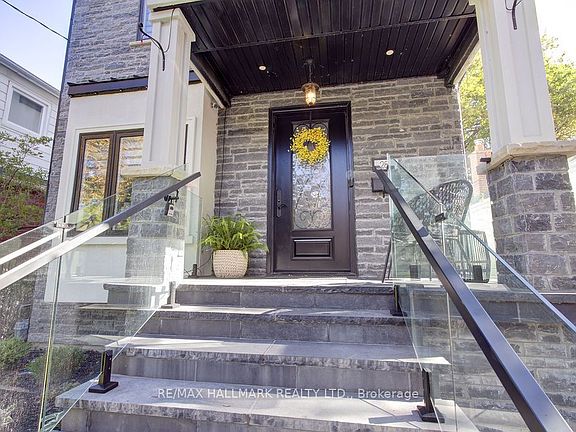 3rd image of 281 Warden Ave