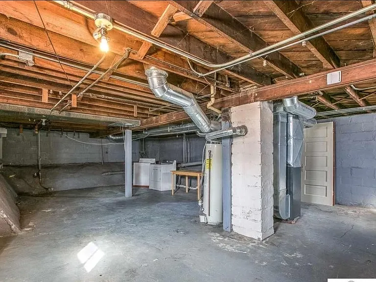 2125 S 35th Ave — Photo 12
