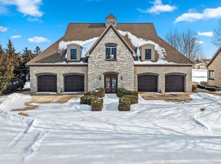 N8426 N Shore Rd, Menasha, WI 54952