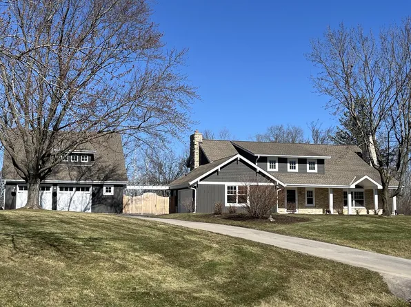 223 Aqua View DRIVE, Cedarburg, WI 53012