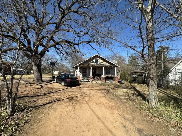 1022 W Wolfe St, Grand Saline, TX 75140