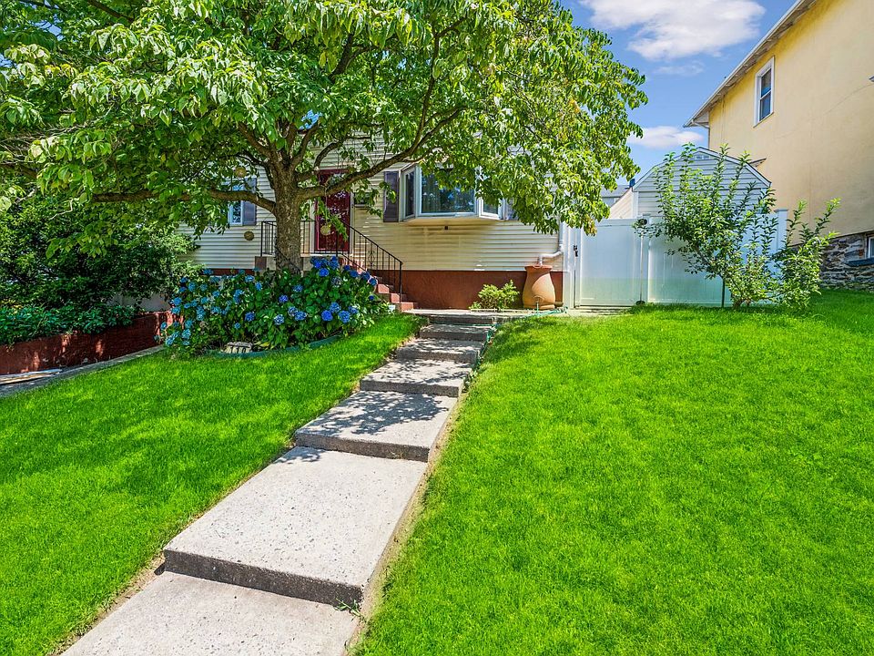 1st image of 110 Rossiter Ave