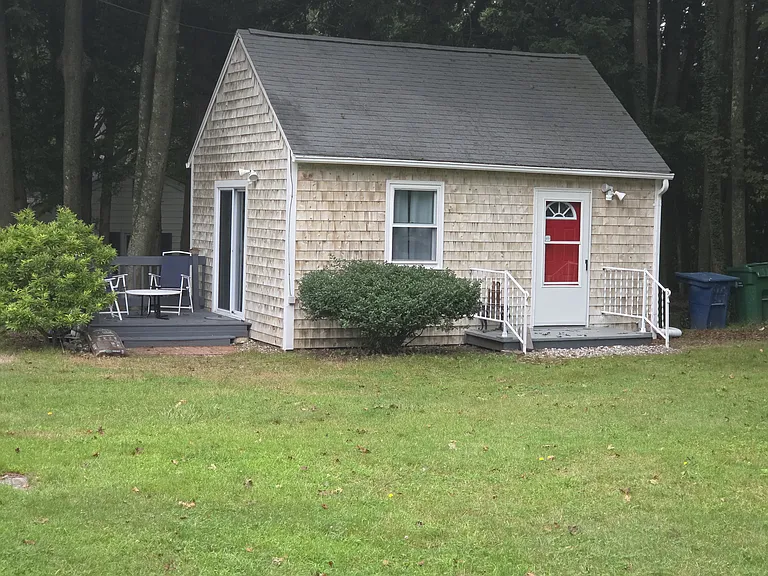 41 Gallup Ln — Photo 1