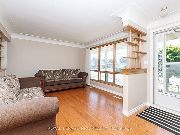 5th image of 409 Broadway