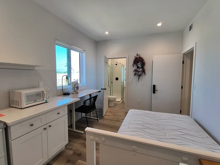 3020 S Normandie Ave #E3-2 — Photo 1