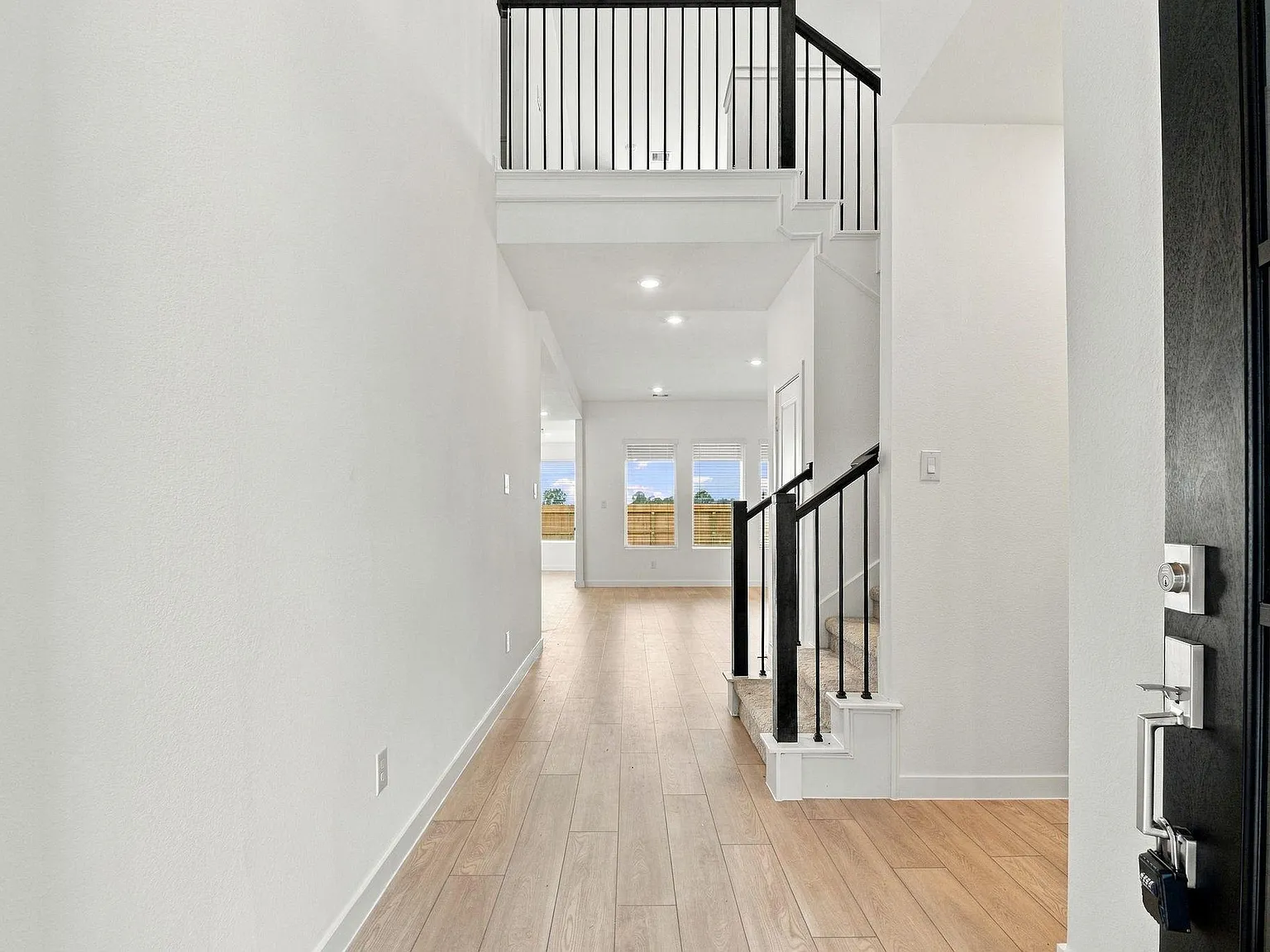5 bed, 4.5 bath, 3308 sqft, $2,800 — Photo 4