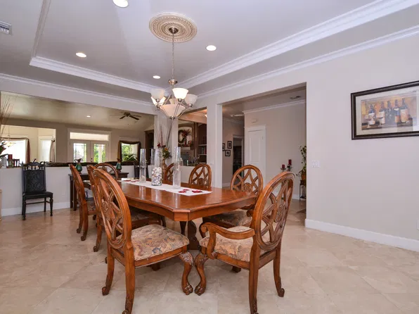 5655 Oak Tree Cir, Riverside, CA 92509