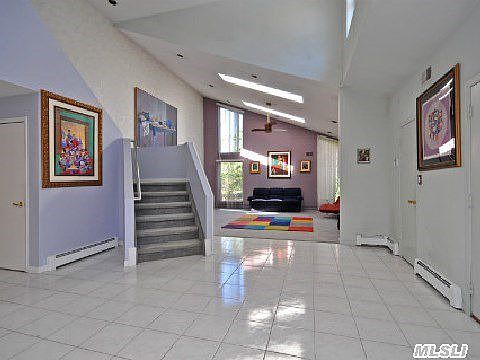 3rd image of 20 Greenwood Ln