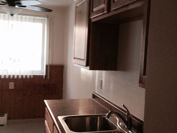 2nd image of 1414 6th St SE APT 102