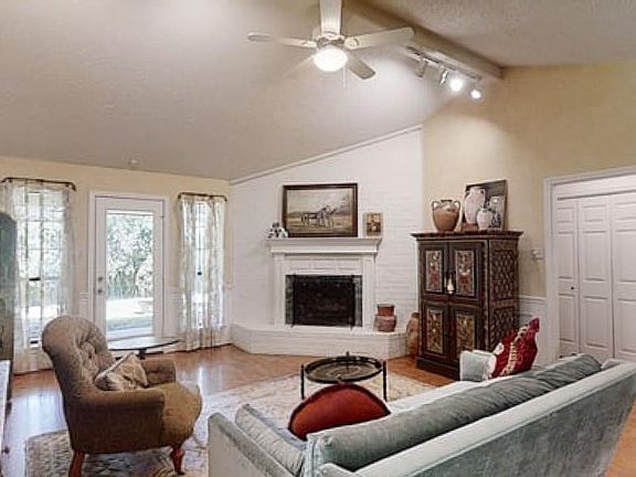 5th image of 10882 Mosswood Dr