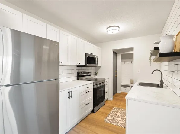 4397 Wilshire Blvd #103, Mound, MN 55364