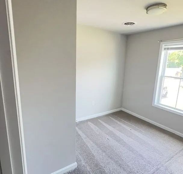 650 N College St — Photo 12